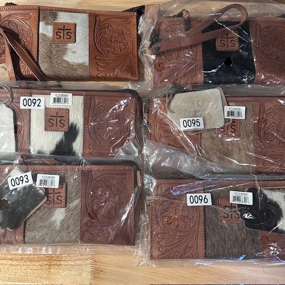 STS Ranchwear Wallet Yipee Kiyay Clutch Wallet Leather/Cowhide New - Picture 2 of 12